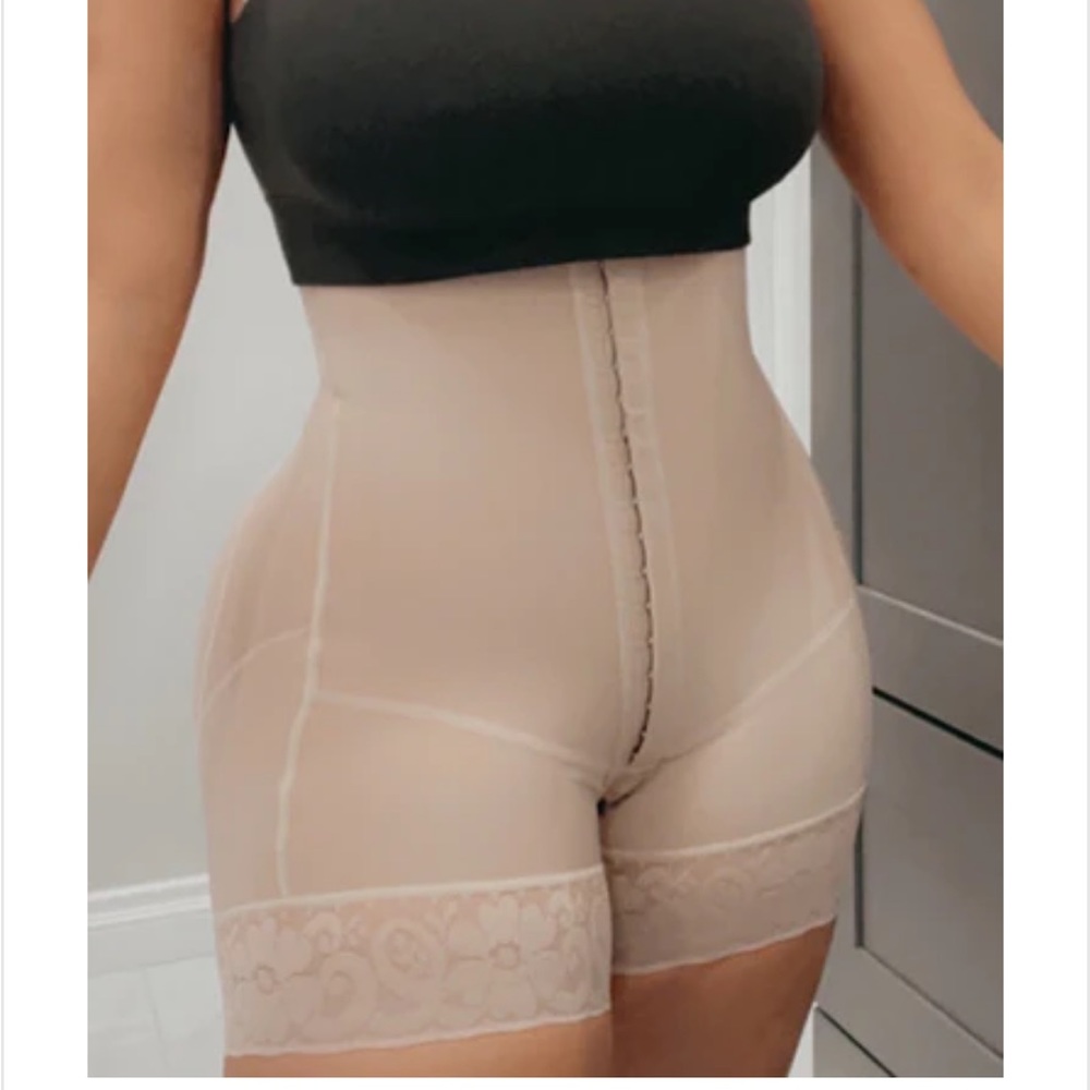 6190 Curvy Fit Guitara Short Leg